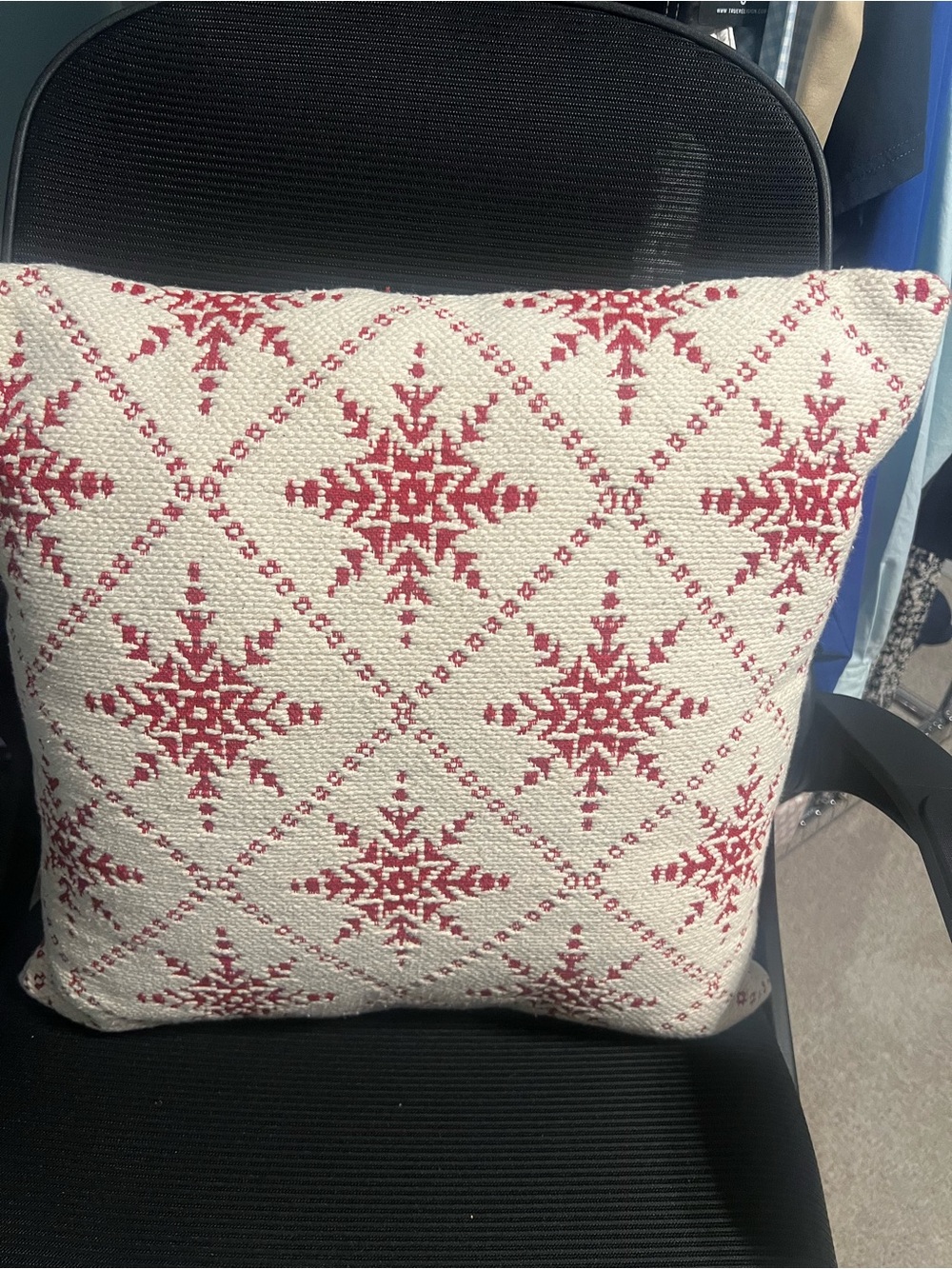 Pier 1 Holiday Red Snowflake Woven 18” X 18” Decorative Throw Pillow